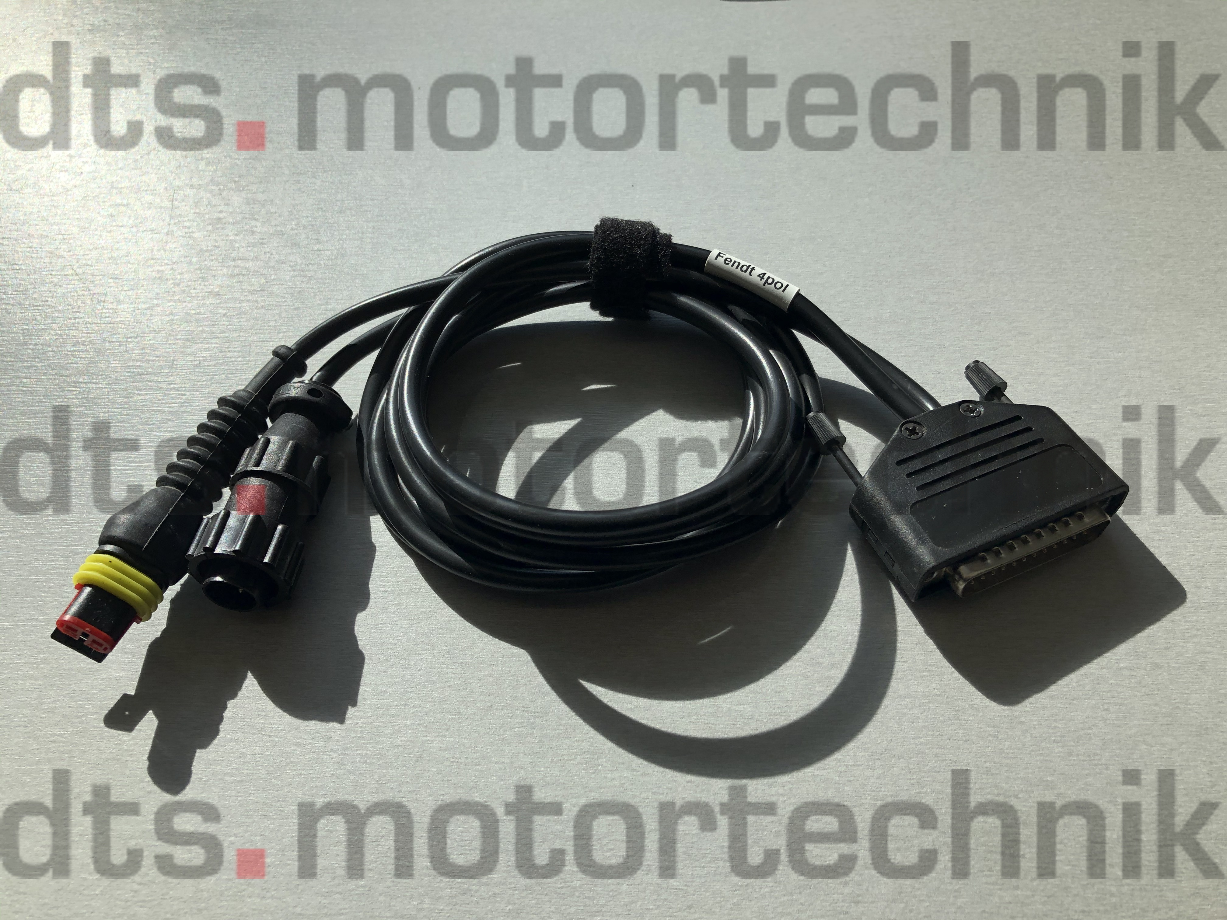 FENDT/MF 4 pin diagnostic connector with external power feeding (CAN comm.)
